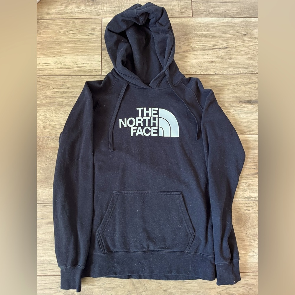 Black North Face hoodie